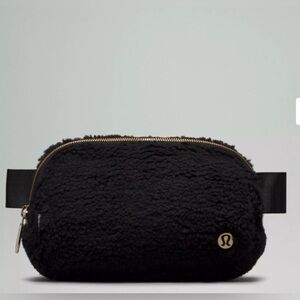 NWOT Lululemon Black Sherpa Everywhere Belt Bag